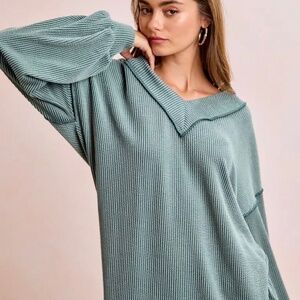 BiBi Long Sleeve Navy Blue V-Neck Ribbed Top: Size L